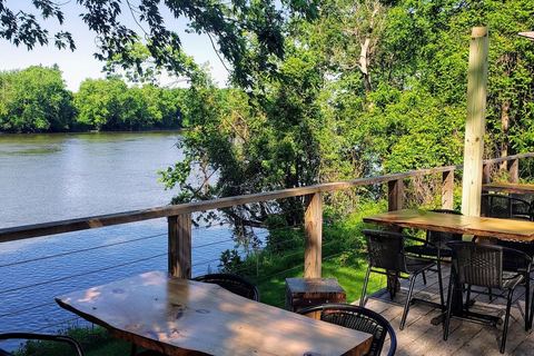 MJ's Bar and Restaurant